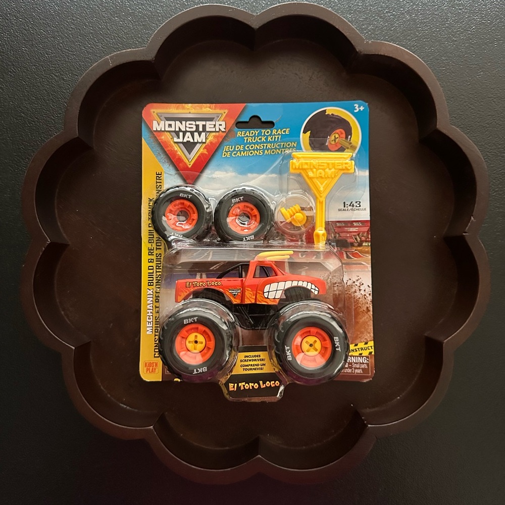 Monster Jam Monster Truck ~ El Toro Loco Ready To Race Kit Build & Rebuild